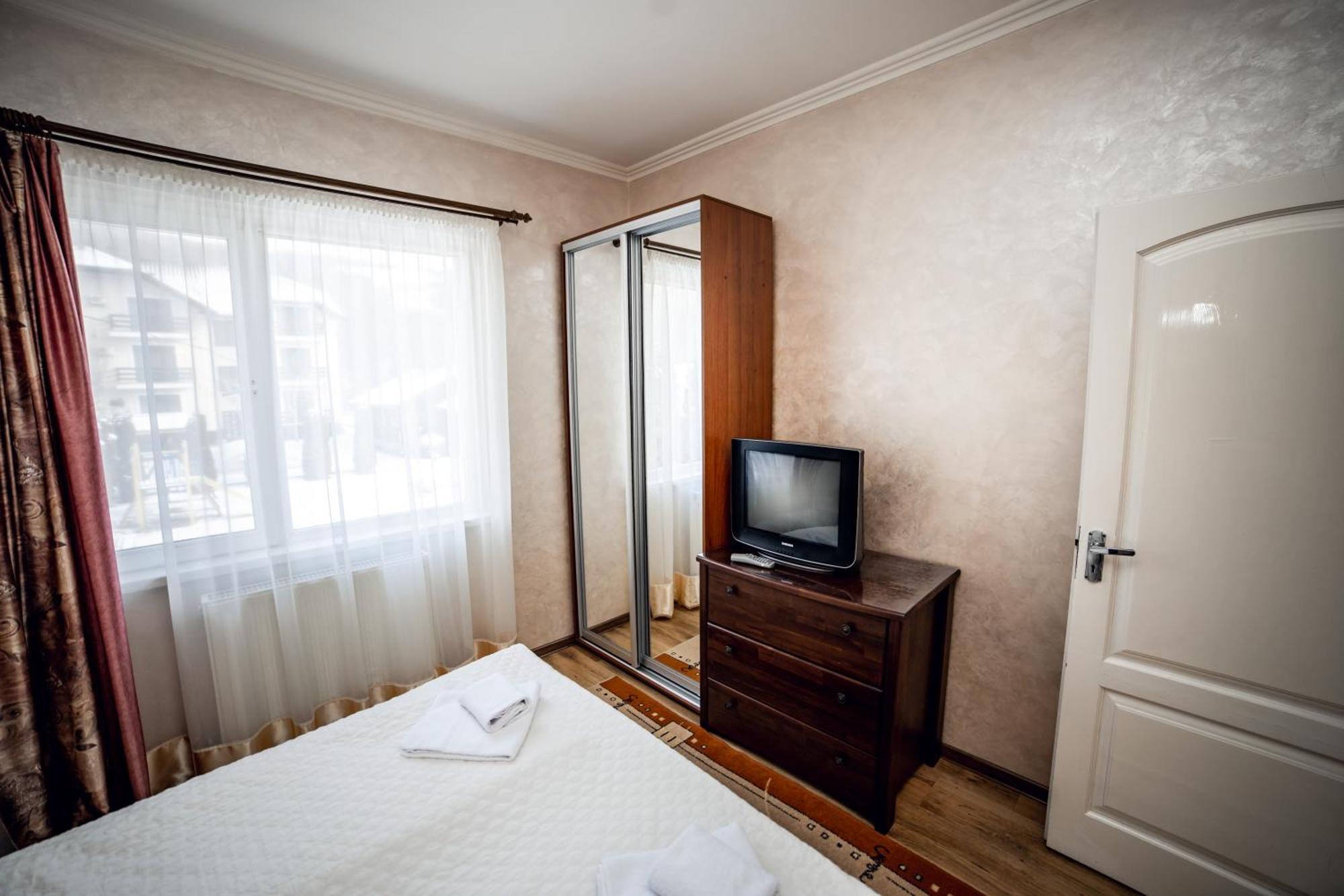 Августин Hotel Solochin Bilik gambar